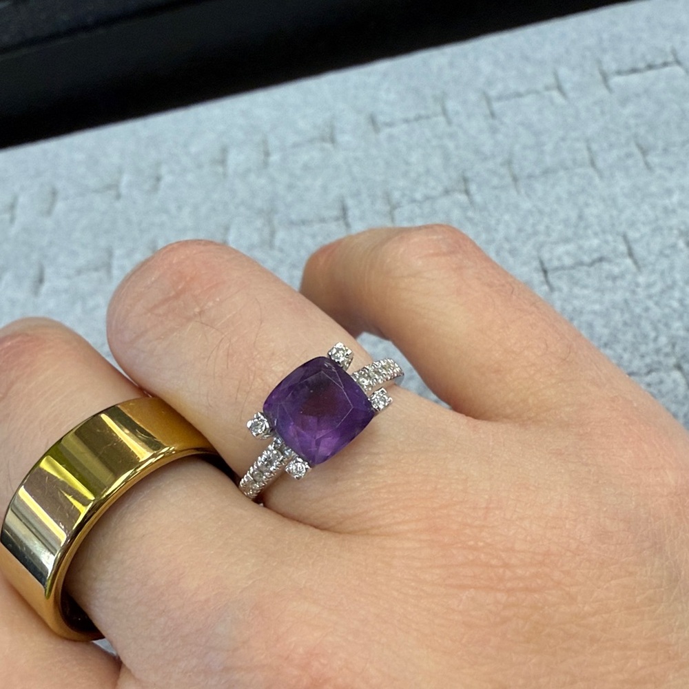 White gold, amethyst and diamond ring - size 6 1/2
